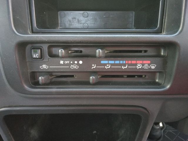 DAIHATSU HIJET truck 4WD 2012