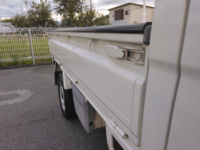 DAIHATSU HIJET truck 4WD 2012