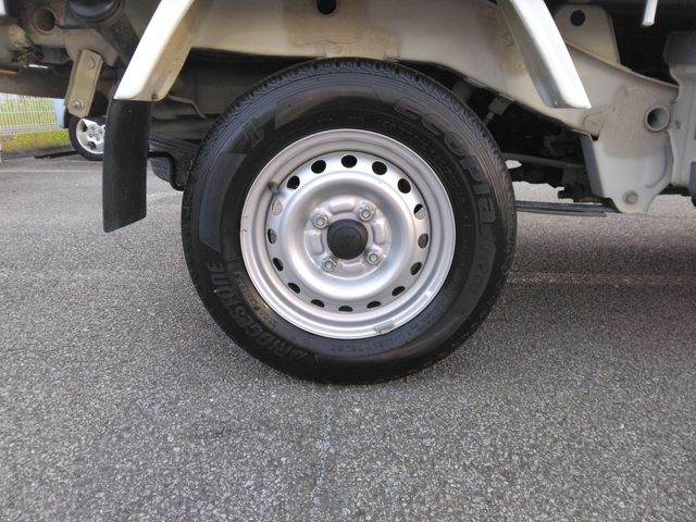 DAIHATSU HIJET truck 4WD 2012