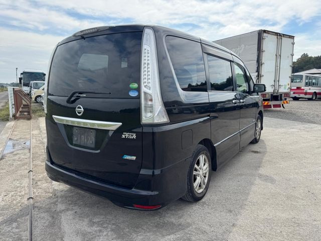 NISSAN SERENA  S-HYBRID 2013