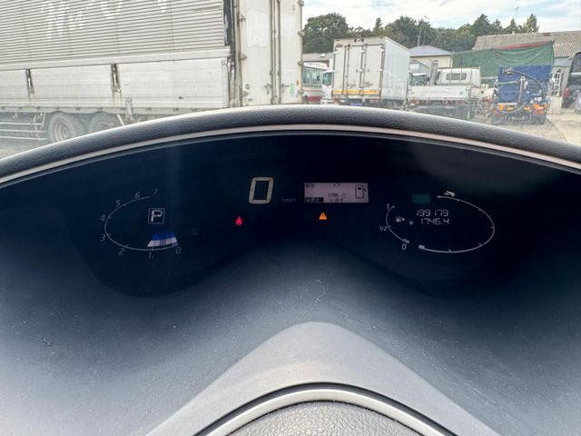 NISSAN SERENA  S-HYBRID 2013