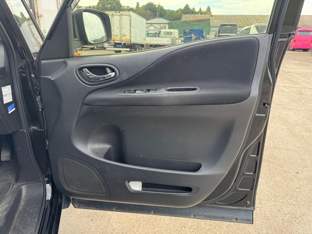 NISSAN SERENA  S-HYBRID 2013