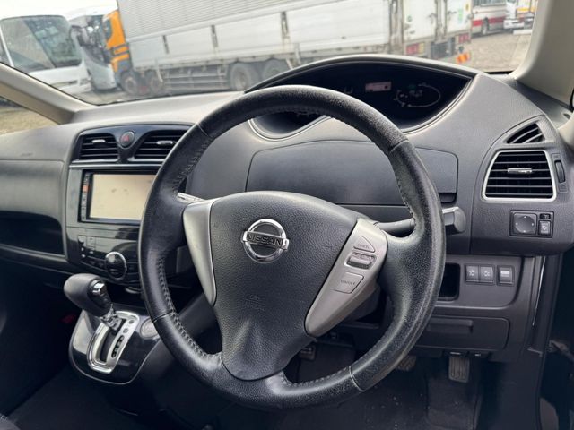 NISSAN SERENA  S-HYBRID 2013