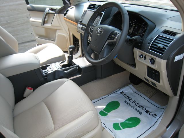 TOYOTA LANDCRUISER PRADO 2023