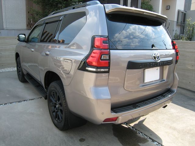 TOYOTA LANDCRUISER PRADO 2023