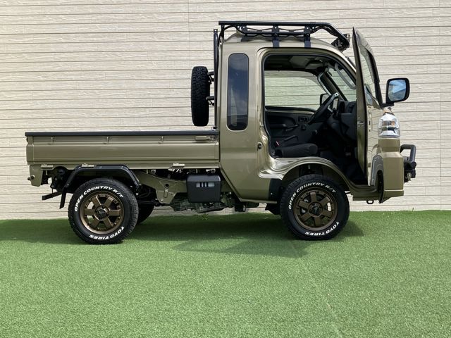DAIHATSU HIJET truck 4WD 2025