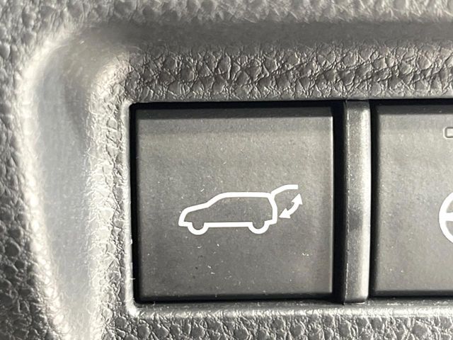 TOYOTA HARRIER HYBRID 2023