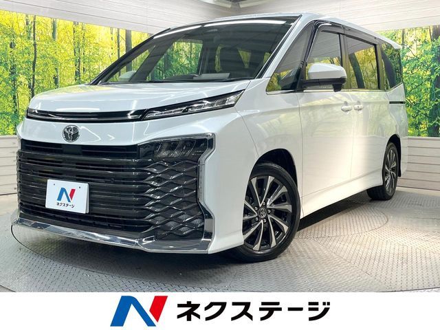 TOYOTA VOXY 2023