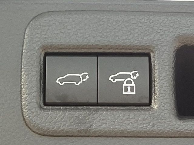 TOYOTA HARRIER 2WD 2023