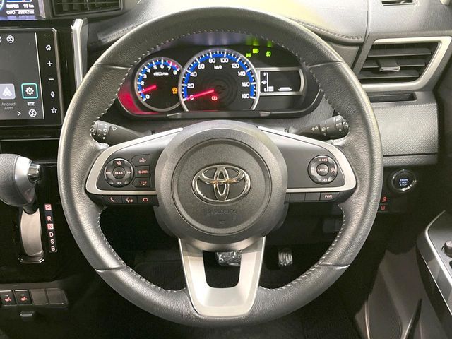 TOYOTA ROOMY 2020