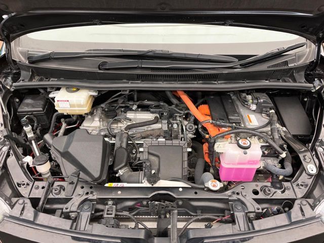 TOYOTA VOXY HYBRID 2021