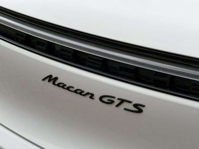 PORSCHE PORSCHE Macan 2024