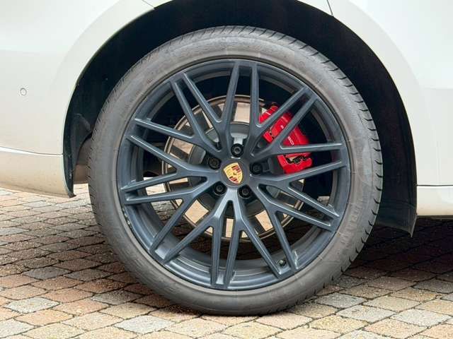 PORSCHE PORSCHE Macan 2024