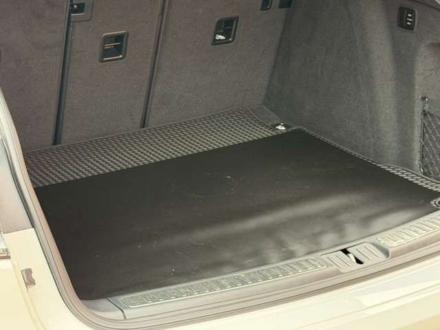 PORSCHE PORSCHE Macan 2024