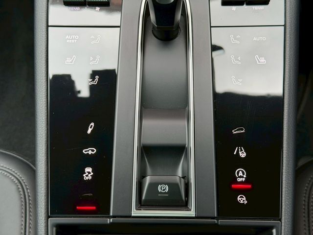 PORSCHE PORSCHE Macan 2024