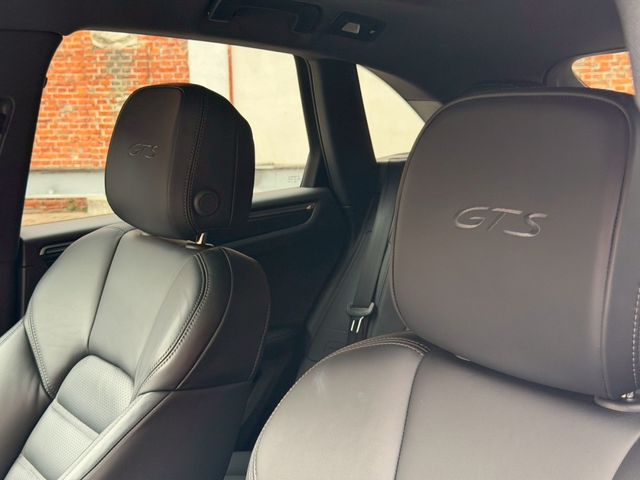 PORSCHE PORSCHE Macan 2024