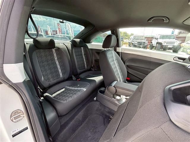 VOLKSWAGEN VOLKSWAGEN The BEETLE 2017