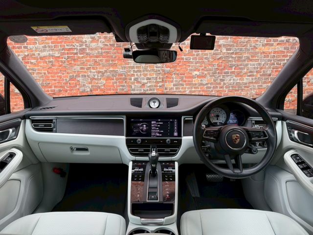 PORSCHE PORSCHE Macan 2023