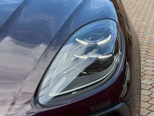 PORSCHE PORSCHE Macan 2023