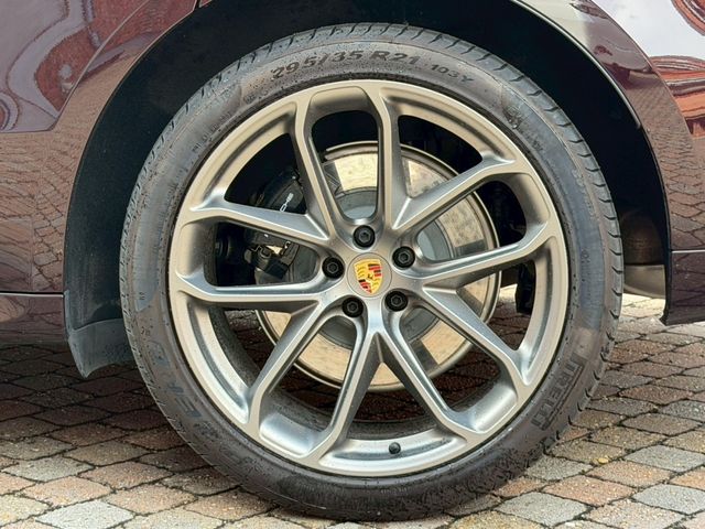 PORSCHE PORSCHE Macan 2023