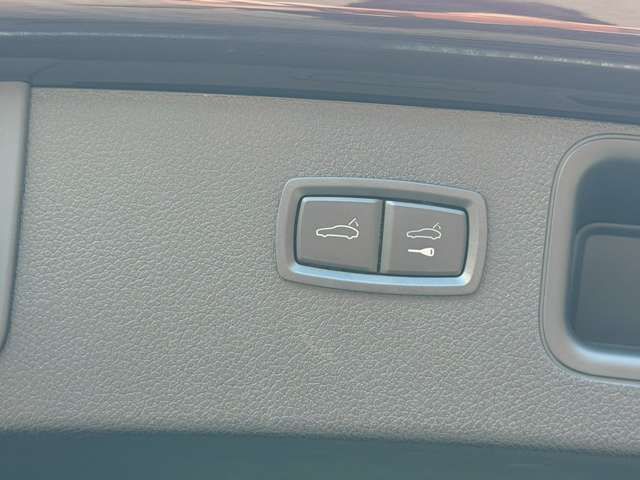 PORSCHE PORSCHE Macan 2023