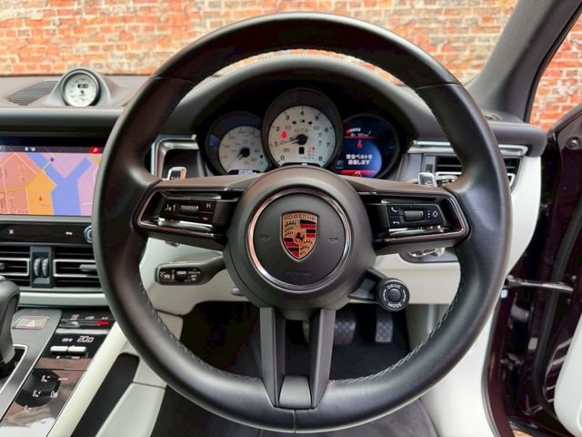 PORSCHE PORSCHE Macan 2023