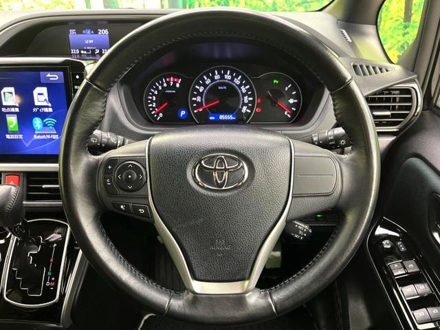 TOYOTA VOXY 2019
