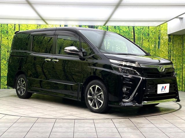 TOYOTA VOXY 2019
