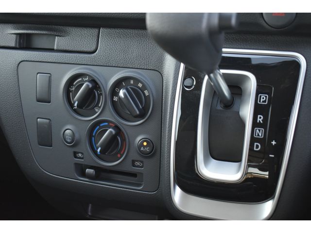 NISSAN CARAVAN van 2WD 2025