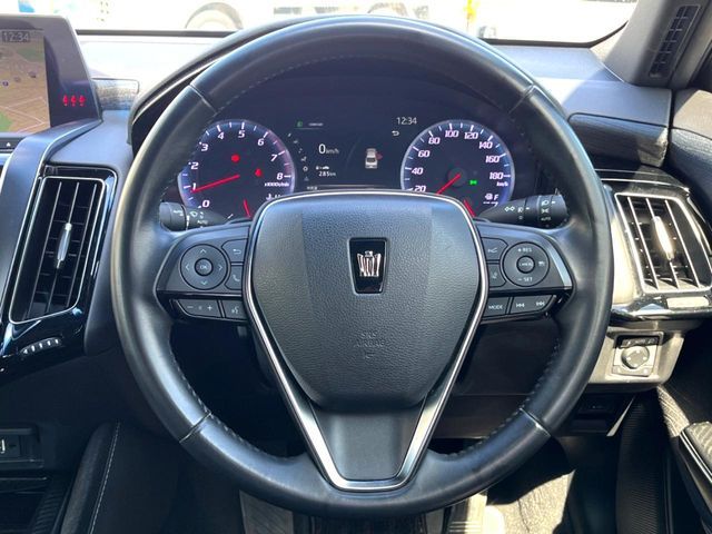 TOYOTA CROWN sedan 2018