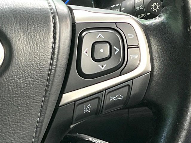 TOYOTA HARRIER 2WD 2017