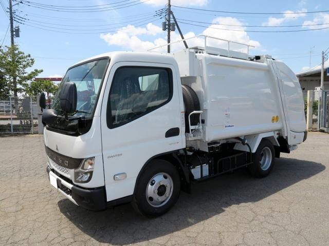 MITSUBISHI CANTER 2025