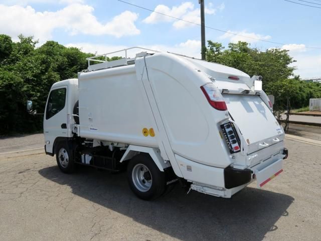 MITSUBISHI CANTER 2025