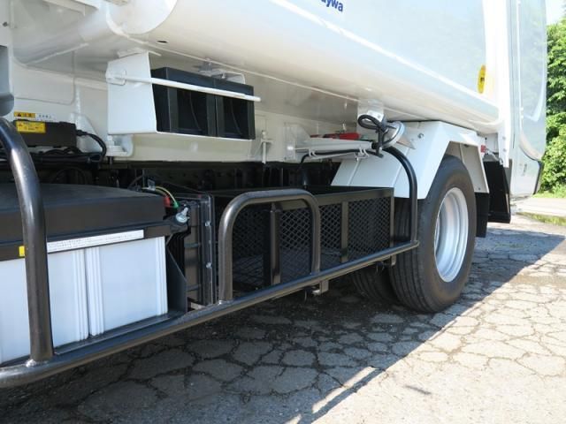 MITSUBISHI CANTER 2025