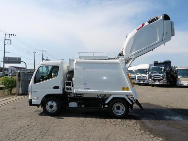 MITSUBISHI CANTER 2025