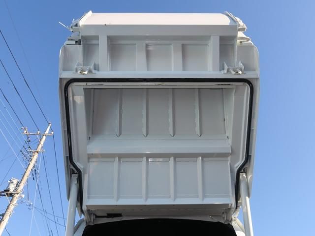 MITSUBISHI CANTER 2025