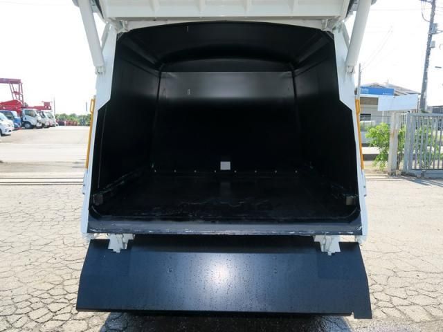 MITSUBISHI CANTER 2025