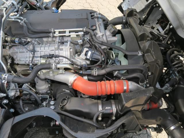 MITSUBISHI CANTER 2025