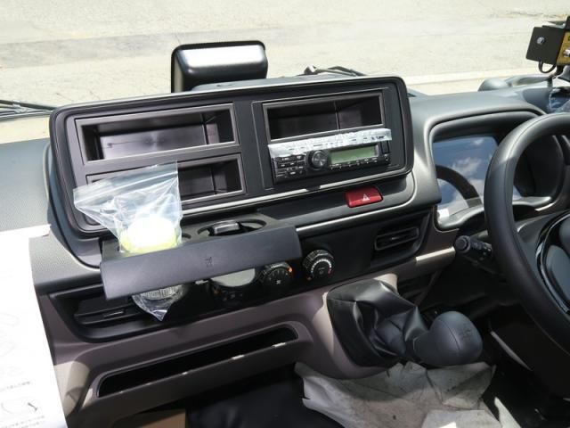 MITSUBISHI CANTER 2025