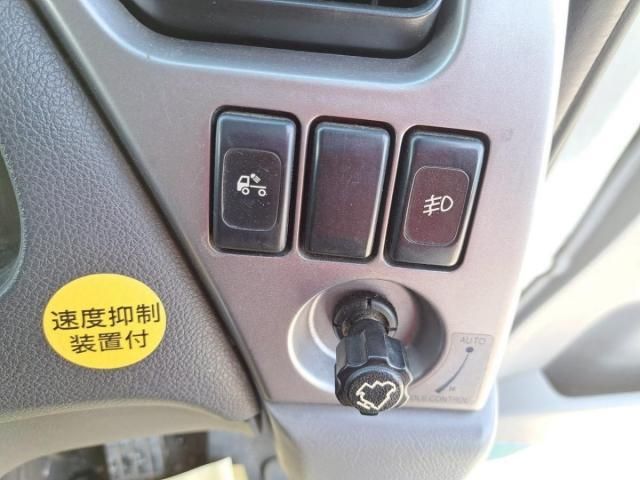 NISSAN DIESEL Quon 2016