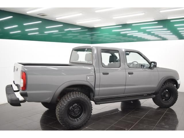 NISSAN DATSUN 4WD 2002