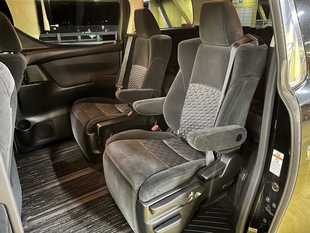 TOYOTA VELLFIRE 2015