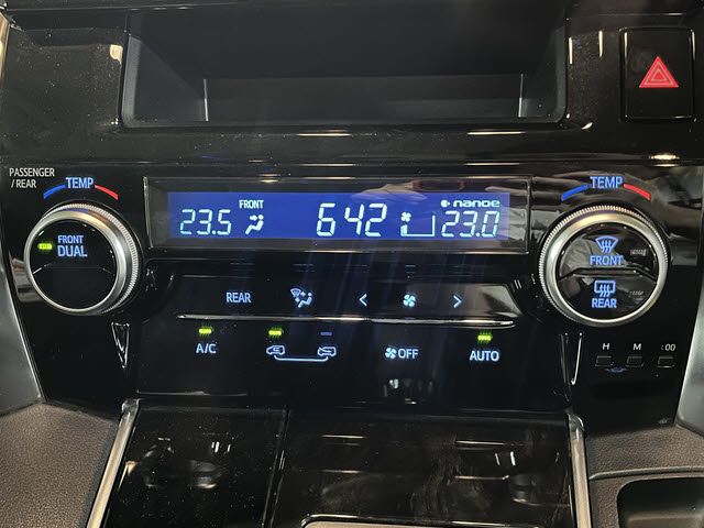 TOYOTA VELLFIRE 2015