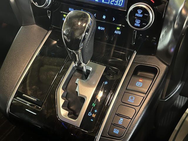 TOYOTA VELLFIRE 2015