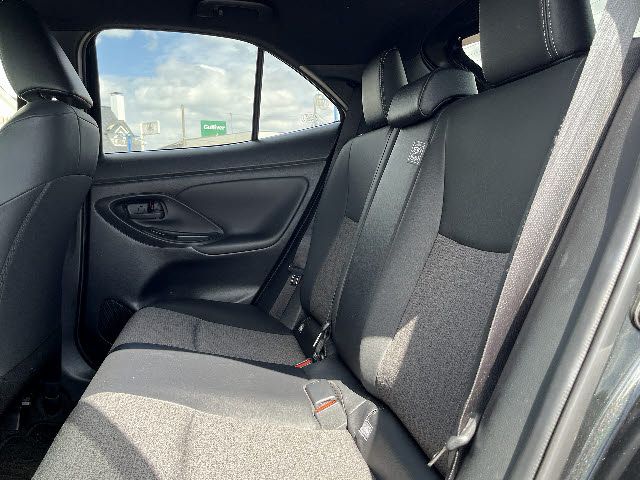 TOYOTA YARIS CROSS HYBRID 2023