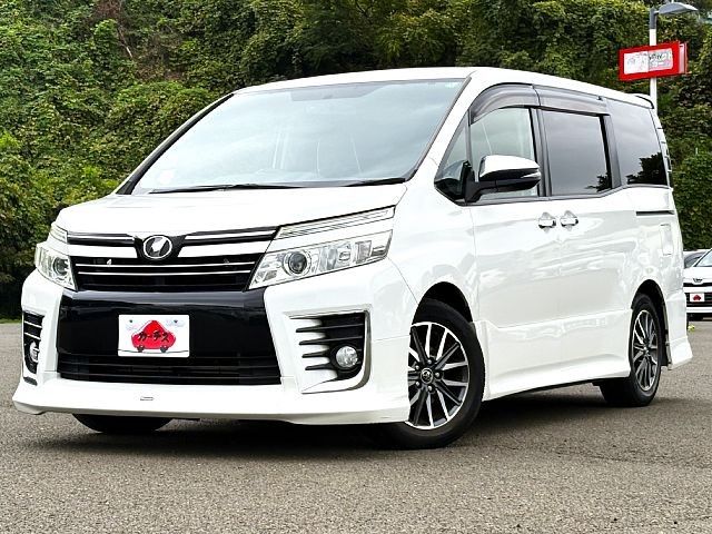 TOYOTA VOXY 2015