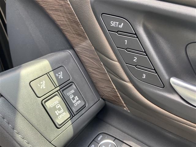 TOYOTA VELLFIRE  HYBRID 2025