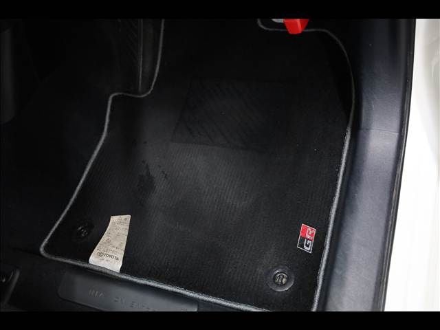 TOYOTA PRIUS PHV 2019