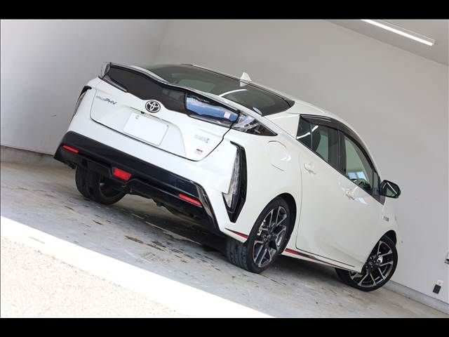 TOYOTA PRIUS PHV 2019