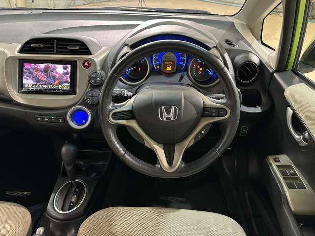 HONDA FIT HYBRID 2011